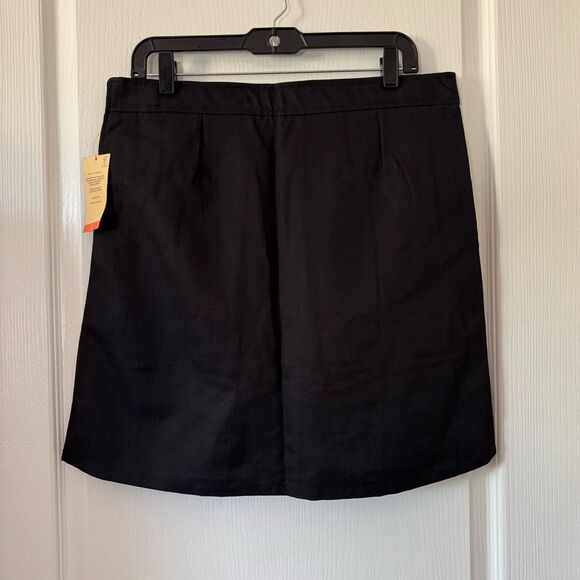 French Toast Girls Adjustable Waist Two-Tab Pleated-Front Scooter Skirt Black 18 - Picture 2 of 11